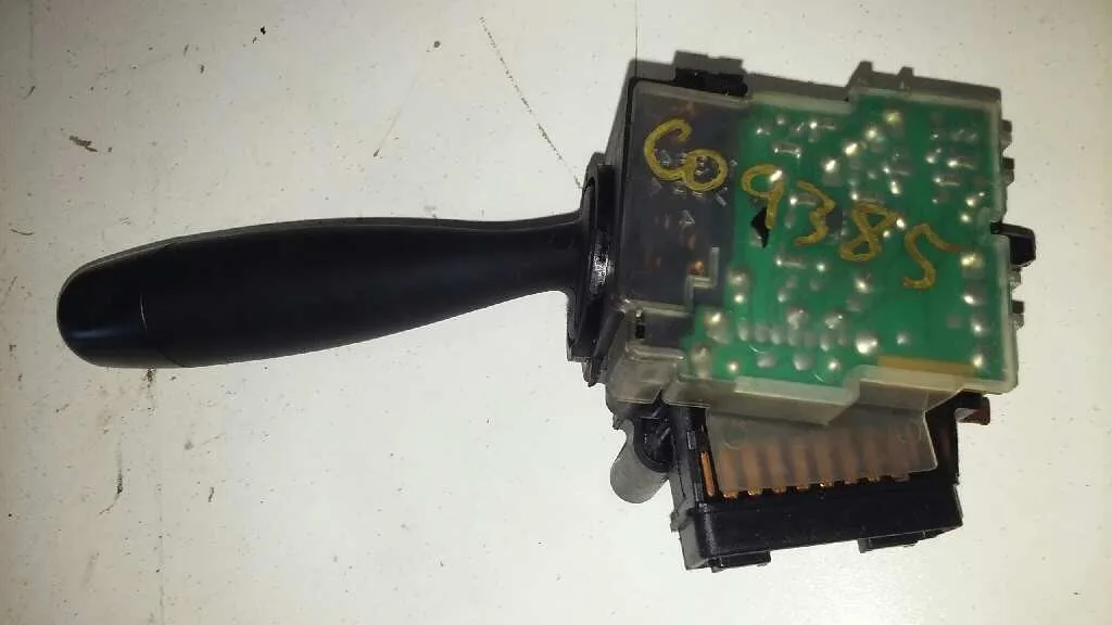 Mando Limpia para Toyota Yaris (Ncp1/Nlp1/Scp1)