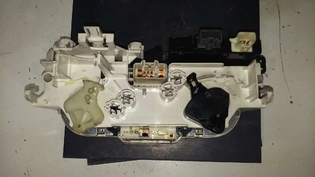 Mando Climatizador para Toyota Yaris (Ncp1/Nlp1/Scp1)
