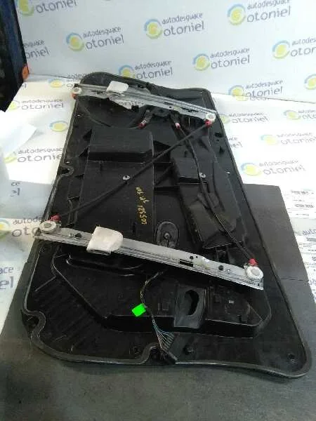 Elevalunas Delantero Izquierdo para Ford Fiesta (Cb1)