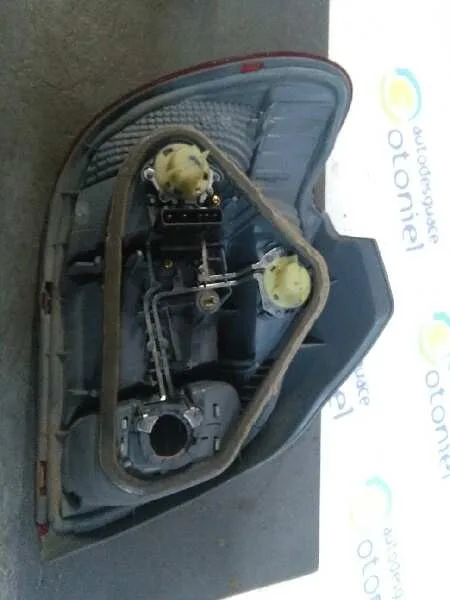 Piloto Trasero Derecho para Toyota Yaris (Ncp1/Nlp1/Scp1)