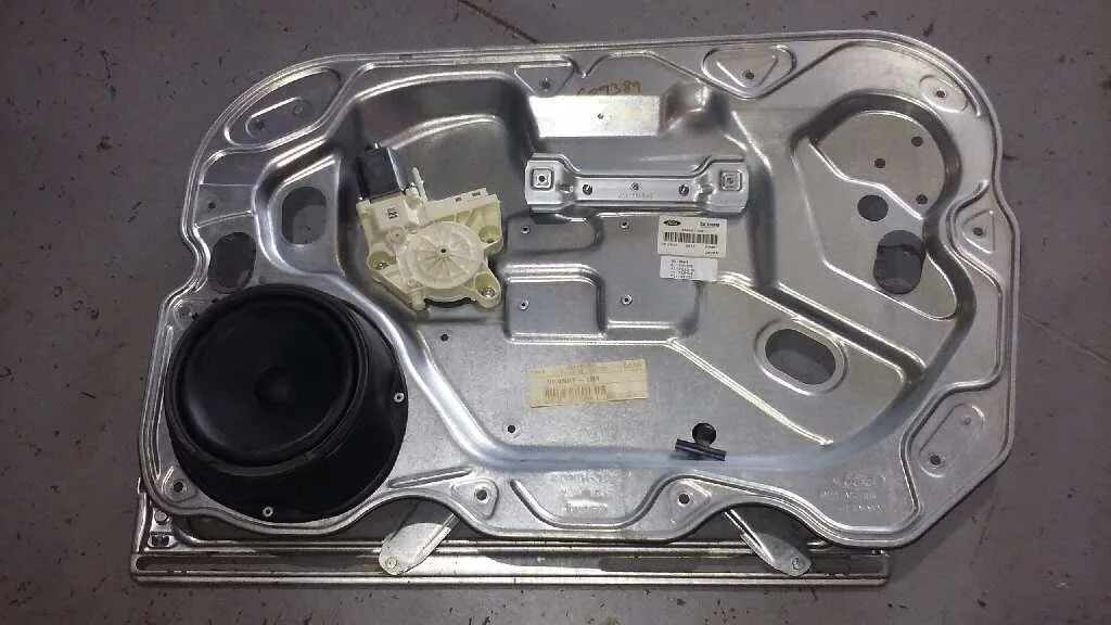 Elevalunas Delantero Derecho para Ford Focus Berlina (Cap)