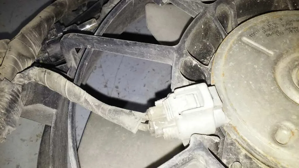 Electroventilador para Toyota Corolla (E12)