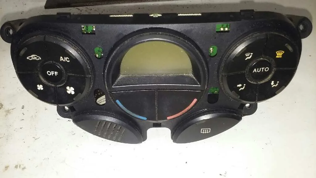 Mando Climatizador para Ford Focus Berlina (Cak)