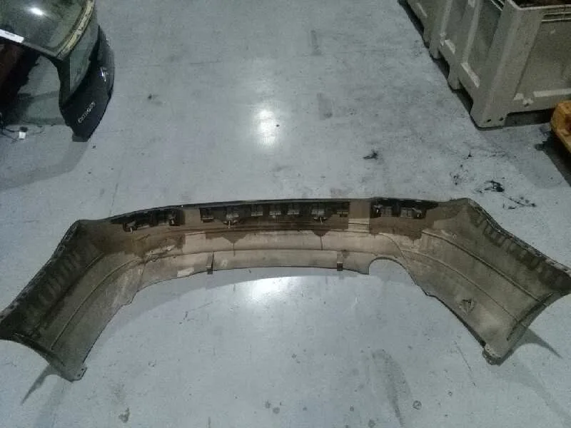 Paragolpes Trasero para Mercedes-Benz Clase C (W204) Berlina