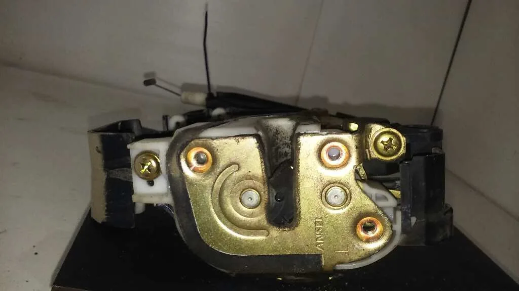 Cerradura Puerta Delantera Izquierda para Mitsubishi Colt Berlina 5 (Z30A)