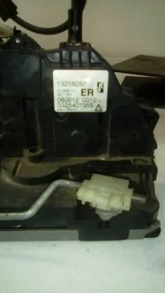Cerradura Puerta Trasera Derecha para Opel Corsa D