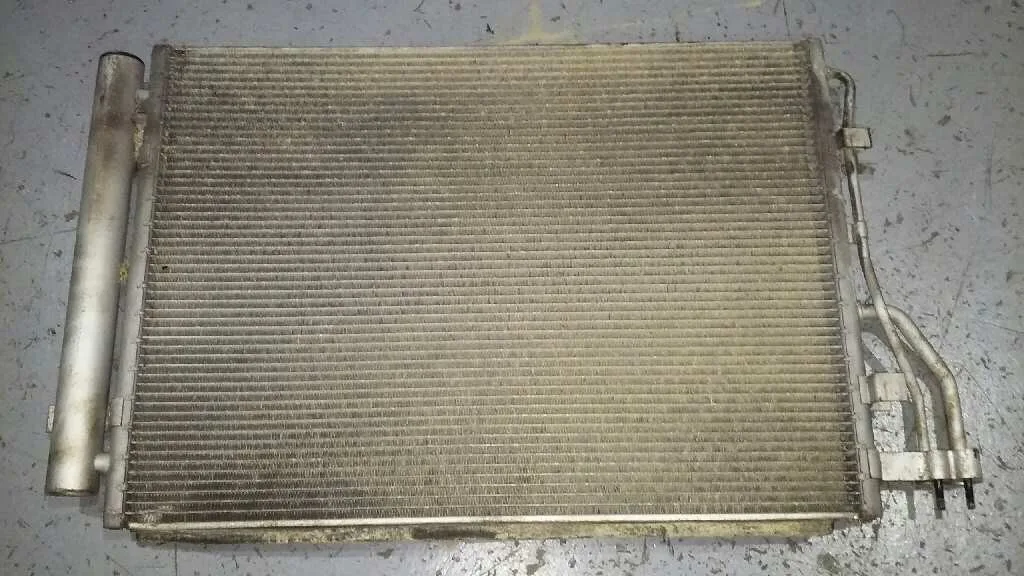 Condensador / Radiador Aire Acondicionado para Kia Venga
