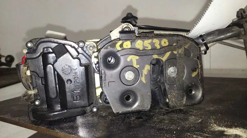 Cerradura Puerta Delantera Izquierda para Mazda Premacy (Cp)