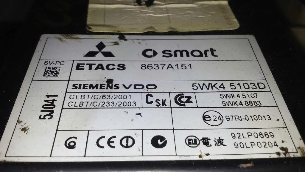 Caja Reles / Fusibles para Mitsubishi Colt Berlina 5 (Z30A)