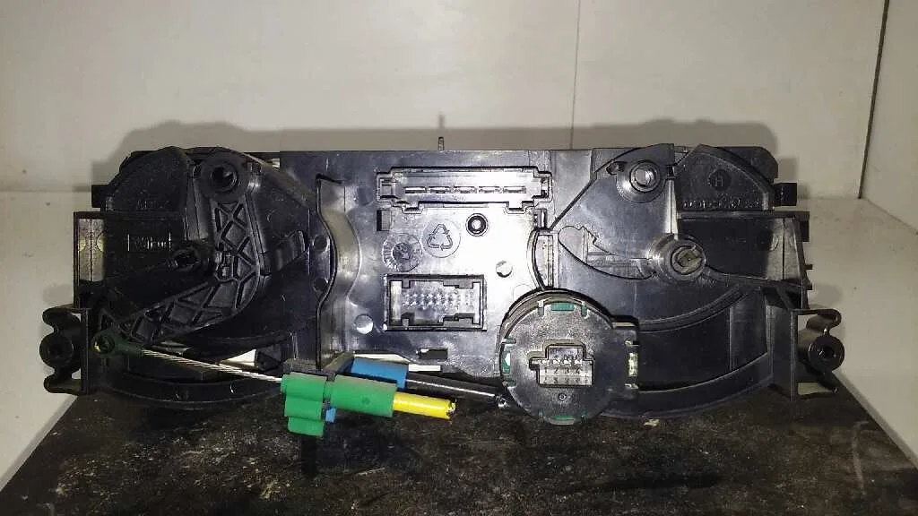 Mando Climatizador para Mitsubishi Colt Berlina 5 (Z30A)
