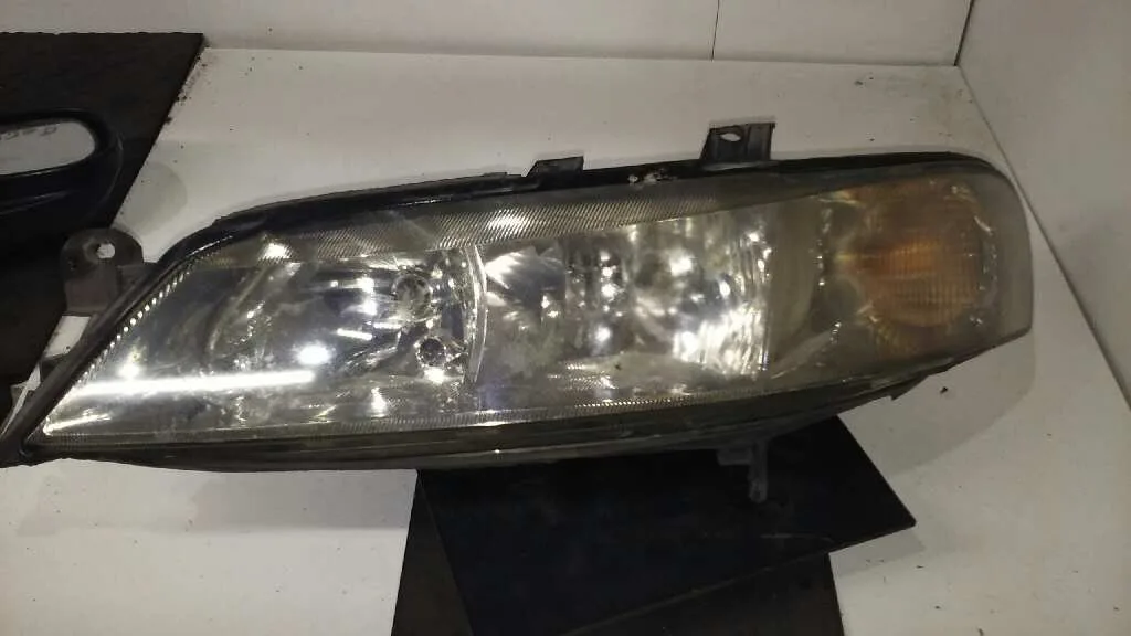 Faro Izquierdo para Opel Vectra B Berlina