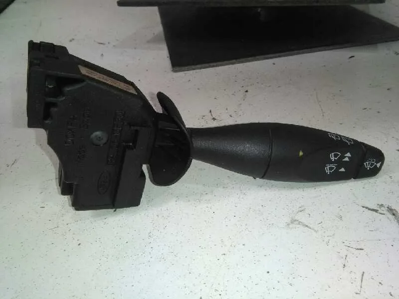 Mando Limpia para Ford Fiesta (Cbk)