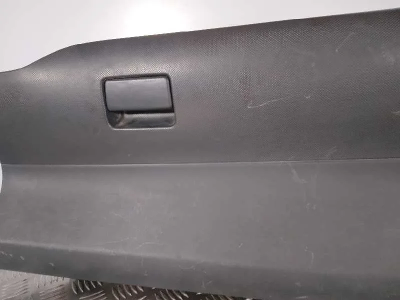 Guantera para Toyota Auris