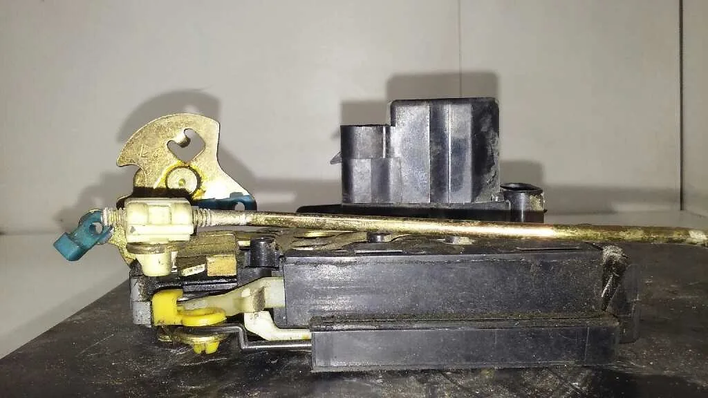 Cerradura Puerta Delantera Izquierda para Chevrolet Tacuma
