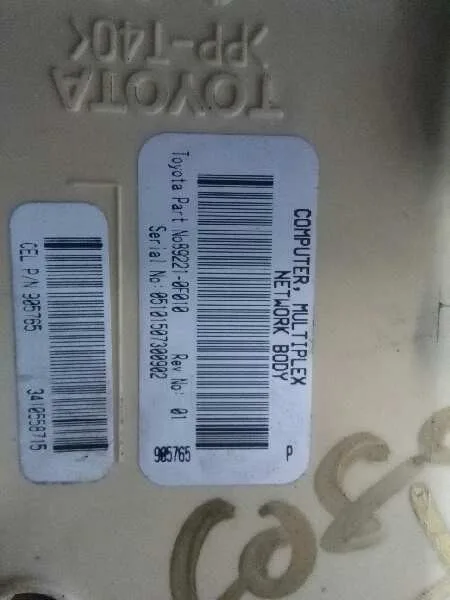 Caja Reles / Fusibles para Toyota Corolla Verso (R1)