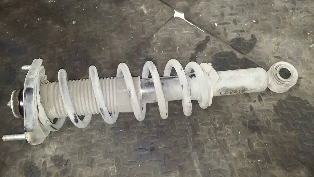 Amortiguador Trasero Derecho para Toyota Corolla Verso (R1)