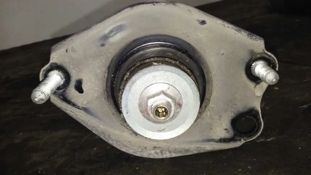 Amortiguador Trasero Izquierdo para Toyota Corolla Verso (R1)
