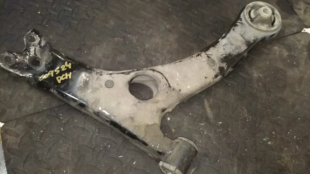 Brazo Suspension Inferior Delantero Derecho para Toyota Corolla Verso (R1)