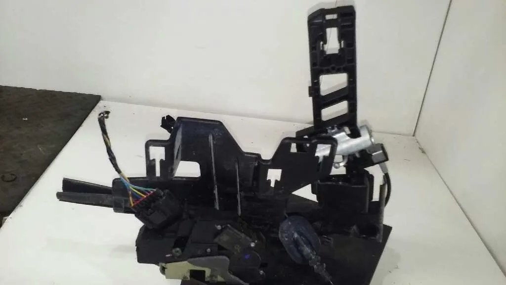 Cerradura Puerta Delantera Derecha para Ford Fiesta (Ccn)