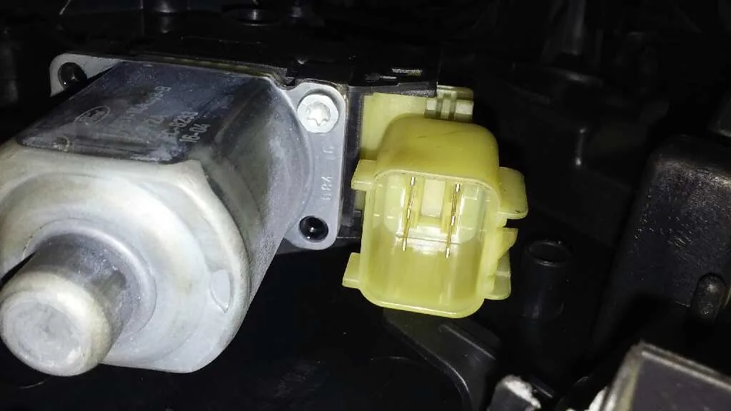 Elevalunas Delantero Izquierdo para Ford Fiesta (Ccn)