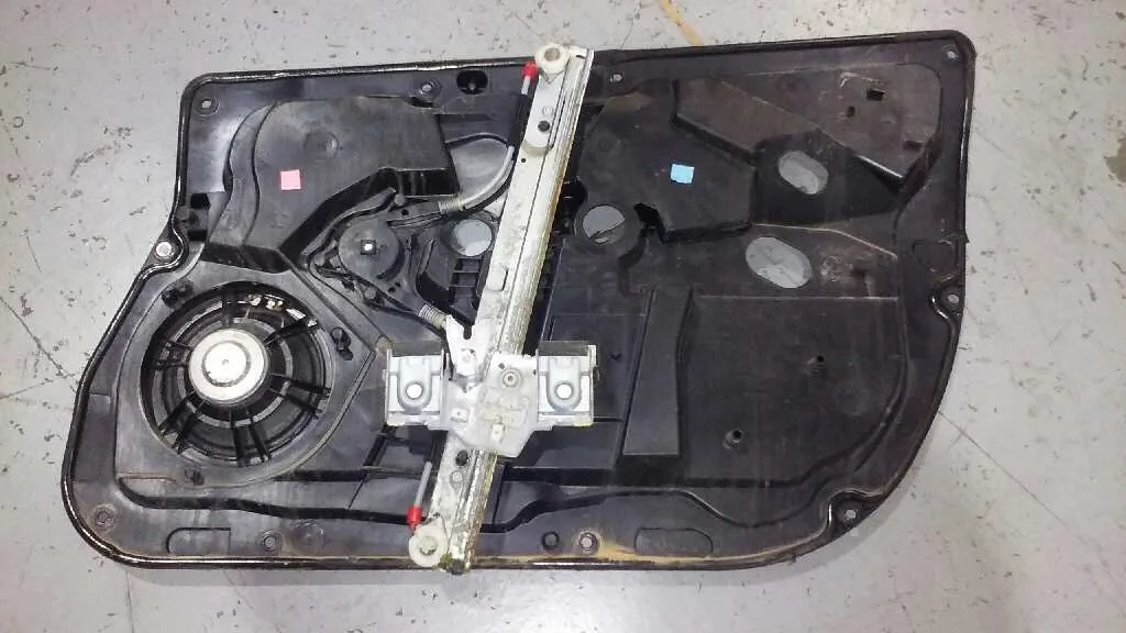 Elevalunas Delantero Izquierdo para Ford Fiesta (Ccn)