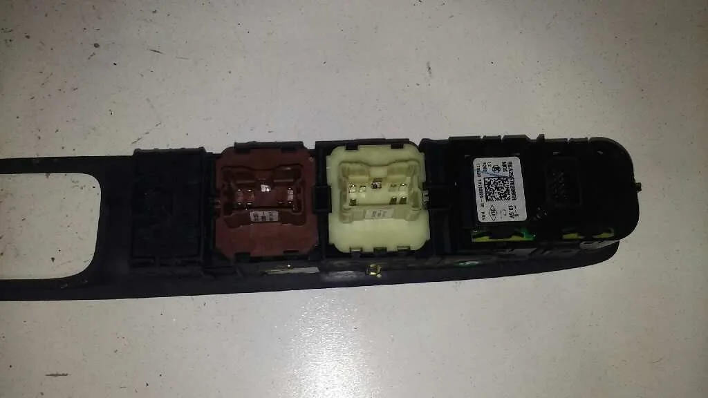 Mando Elevalunas Delantero Izquierdo para Renault Captur