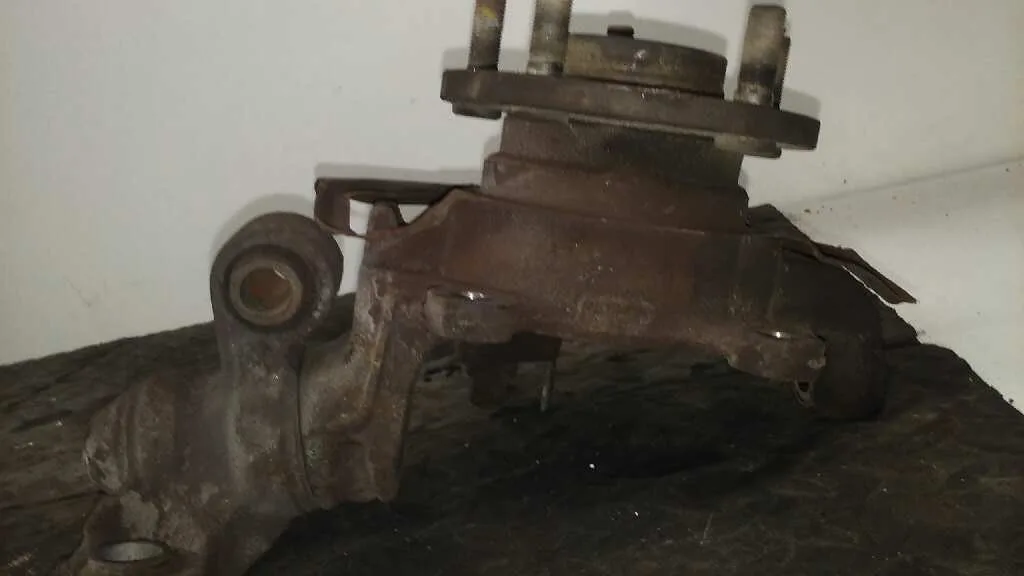 Mangueta Delantera Izquierda para Nissan Primera Berlina (P12)