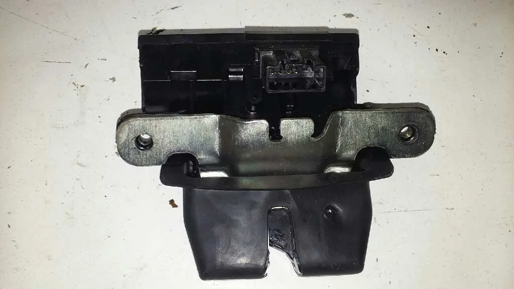 Cerradura Maletero / Porton para Ford Fiesta (Ccn)