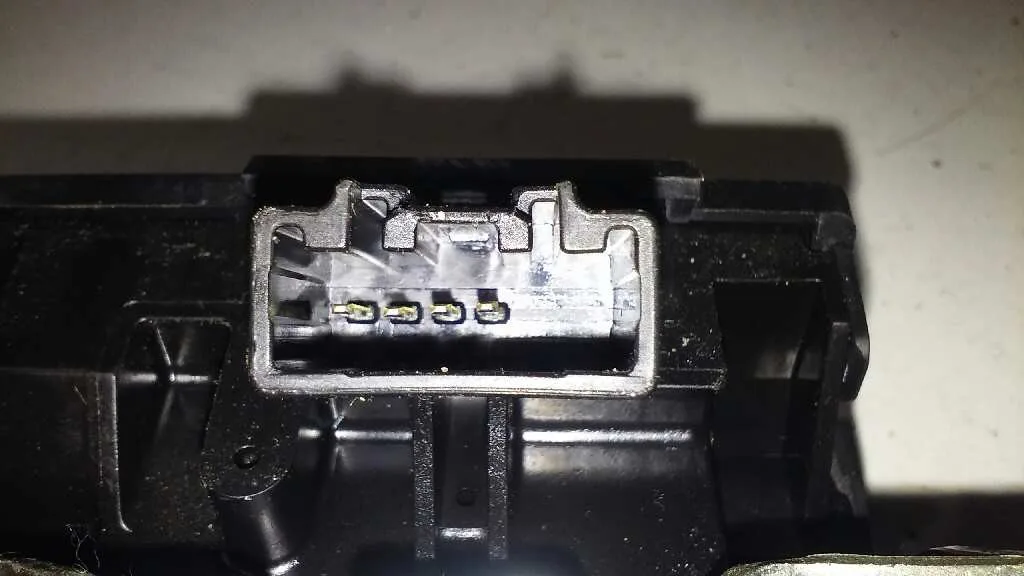 Cerradura Maletero / Porton para Ford Fiesta (Ccn)