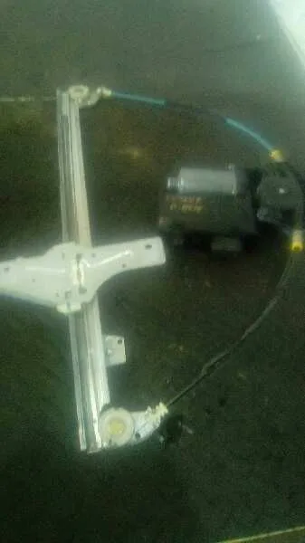 Elevalunas Delantero Derecho para Peugeot 307 (S1)