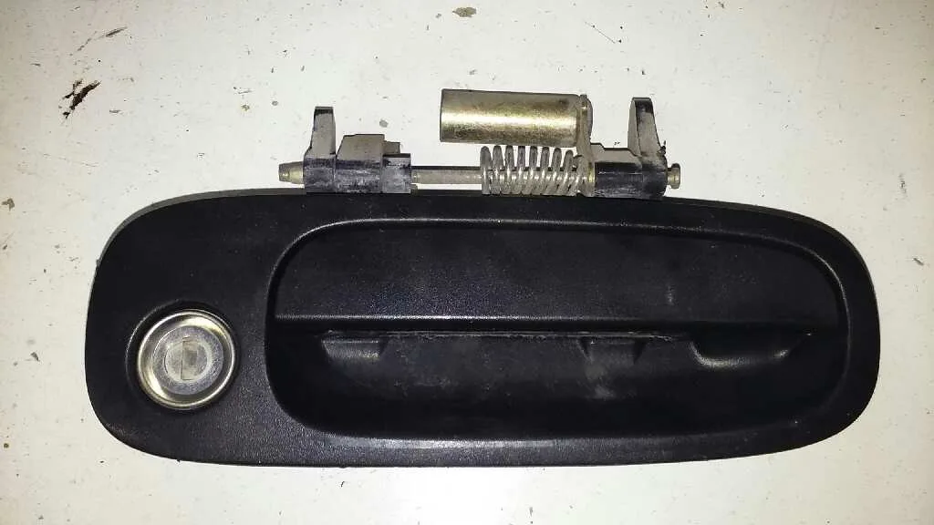Maneta Exterior Delantera Derecha para Toyota Corolla (E11)