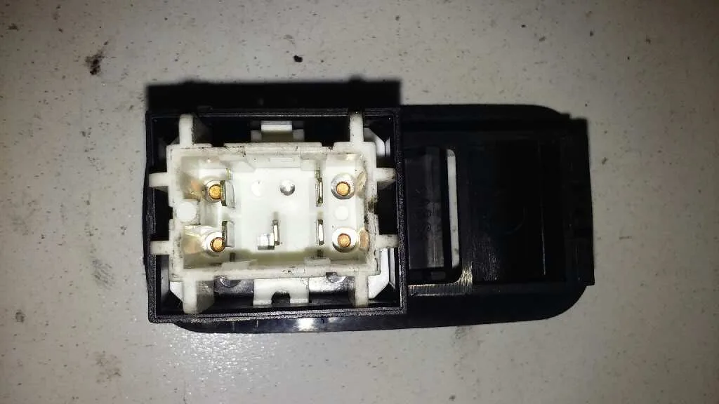 Mando Elevalunas Trasero Derecho para Toyota Avensis Berlina (T 22)