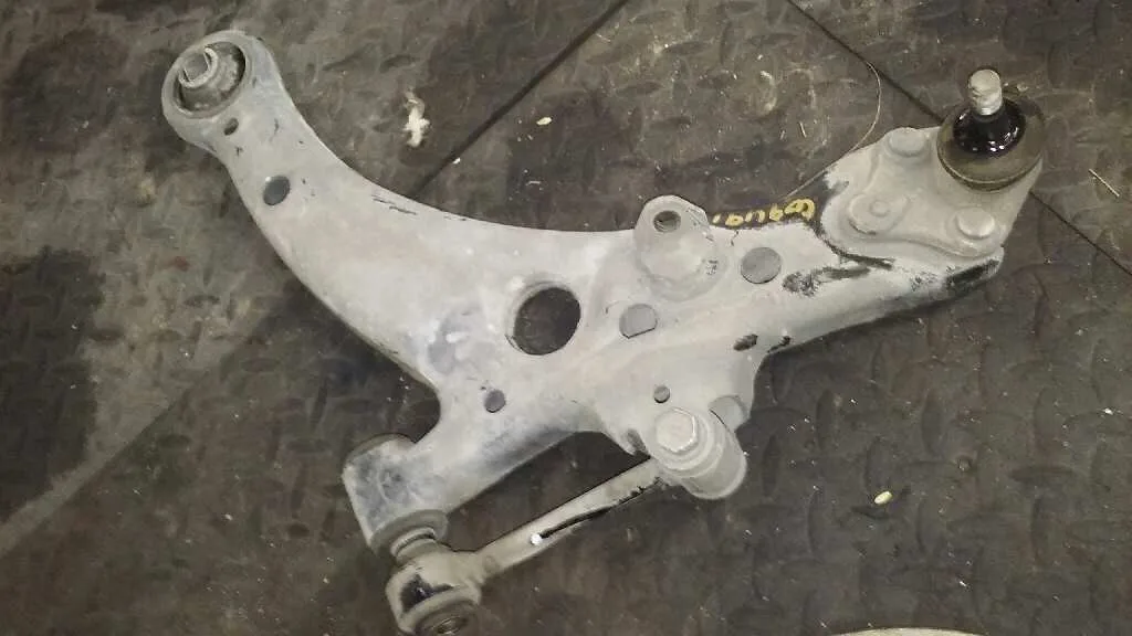 Brazo Suspension Inferior Delantero Izquierdo para Toyota Avensis Berlina (T 22)