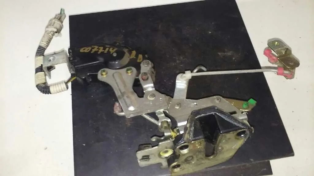 Cerradura Puerta Delantera Derecha para Daihatsu Feroza