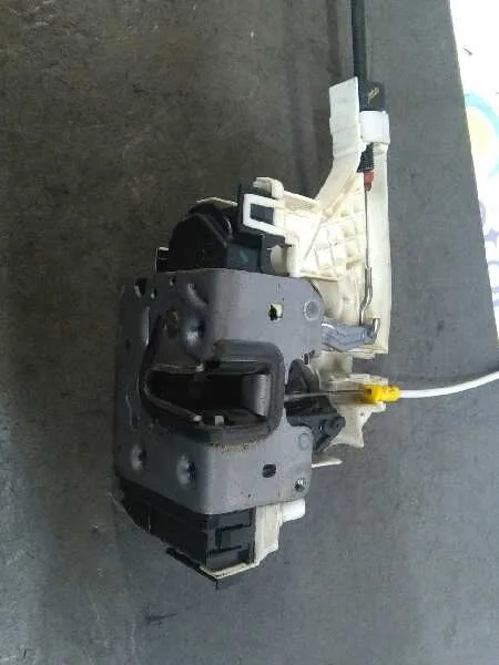 Cerradura Puerta Delantera Derecha para Mercedes-Benz Sprinterii Caja Cerrada (Desde 01.06)