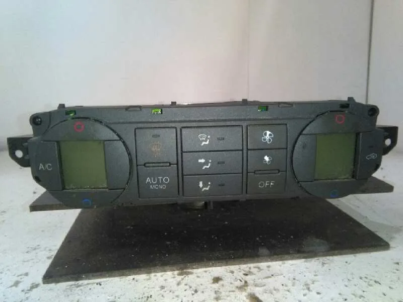 Mando Climatizador para Ford Focus Berlina (Cap)