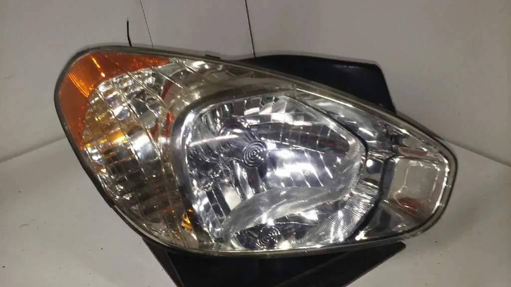 Faro Derecho para Hyundai Accent (Mc)