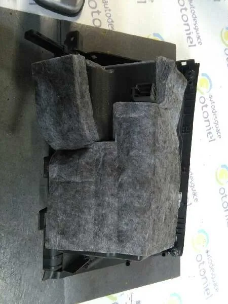 Guantera para Opel Astra J Lim.
