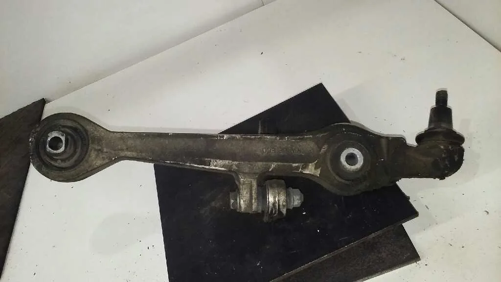 Brazo Suspension Inferior Delantero Derecho para Volkswagen Passat Berlina (3B2)
