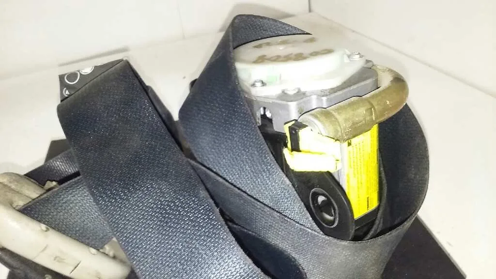 Pretensor Airbag Izquierdo para Toyota Corolla (E12)