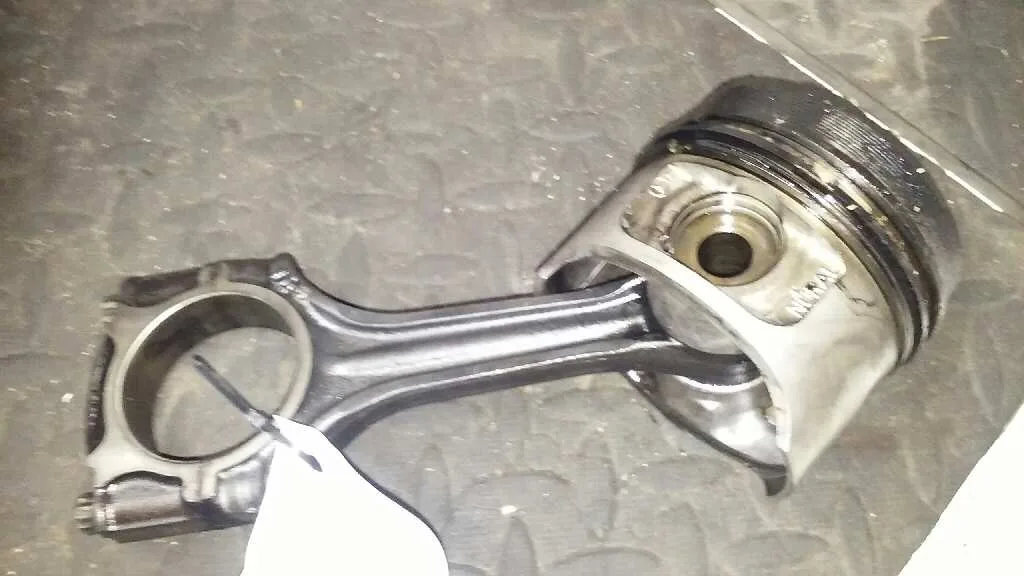 Piston para Mercedes-Benz Vito (W638) Caja Cerrada