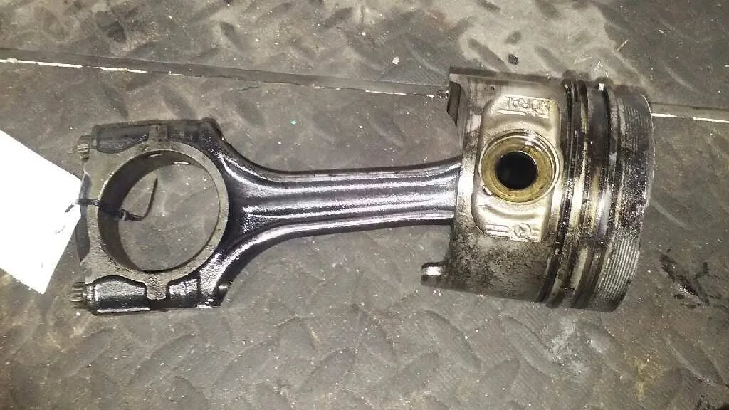 Piston para Mercedes-Benz Vito (W638) Caja Cerrada