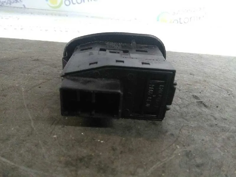 Mando Elevalunas Trasero Izquierdo para Mitsubishi Santamo (Hyundai)