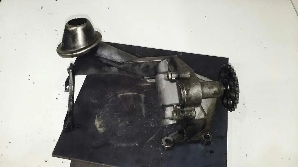 Bomba Aceite para Mercedes-Benz Vito (W638) Caja Cerrada