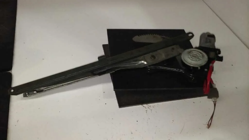 Elevalunas Delantero Derecho para Suzuki Baleno Berlina Sy (Eg)