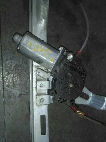 Elevalunas Delantero Izquierdo para Peugeot 206 Berlina
