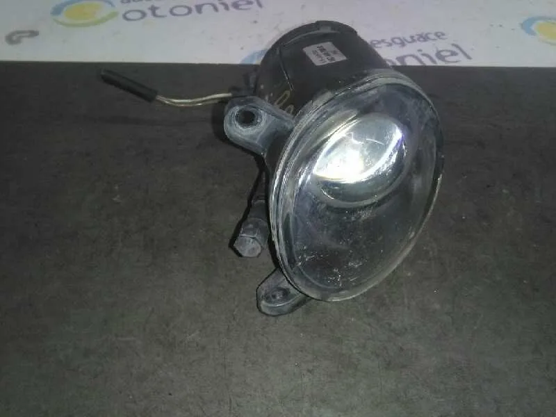 Faro Antiniebla Derecho para Volkswagen Passat Berlina (3B3)