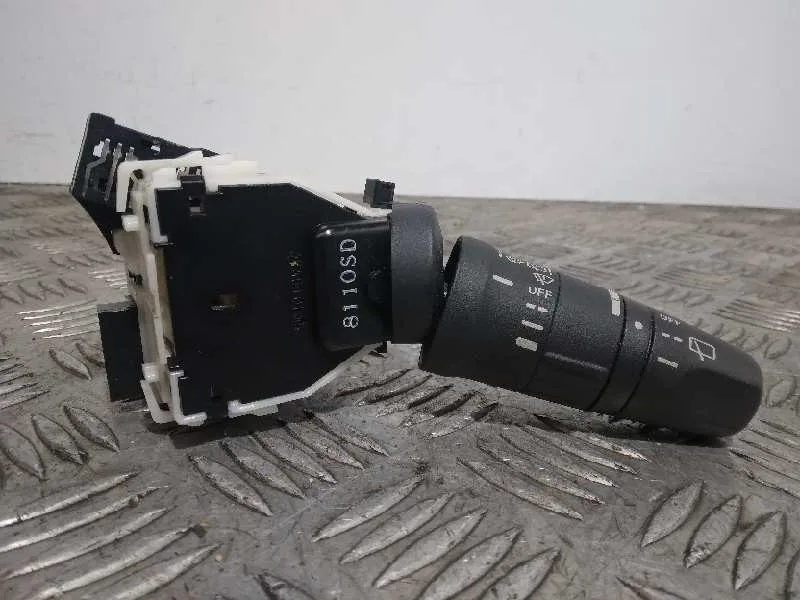 Mando Limpia para Nissan Micra (K12E)