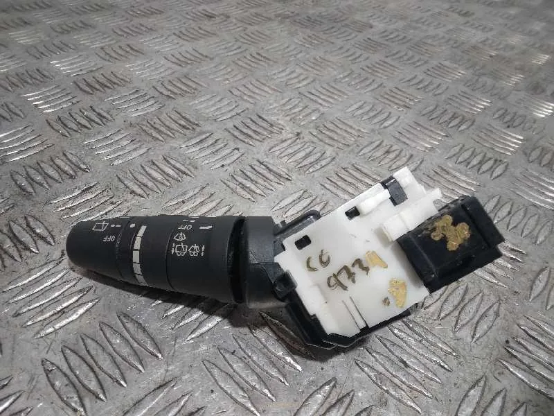 Mando Limpia para Nissan Micra (K12E)