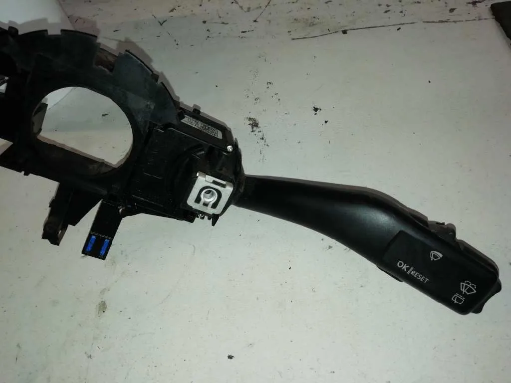 Mando Limpia para Seat Leon (1P1)